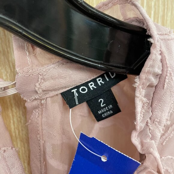 Torrid Pink Textured top size 2X - Picture 2 of 6